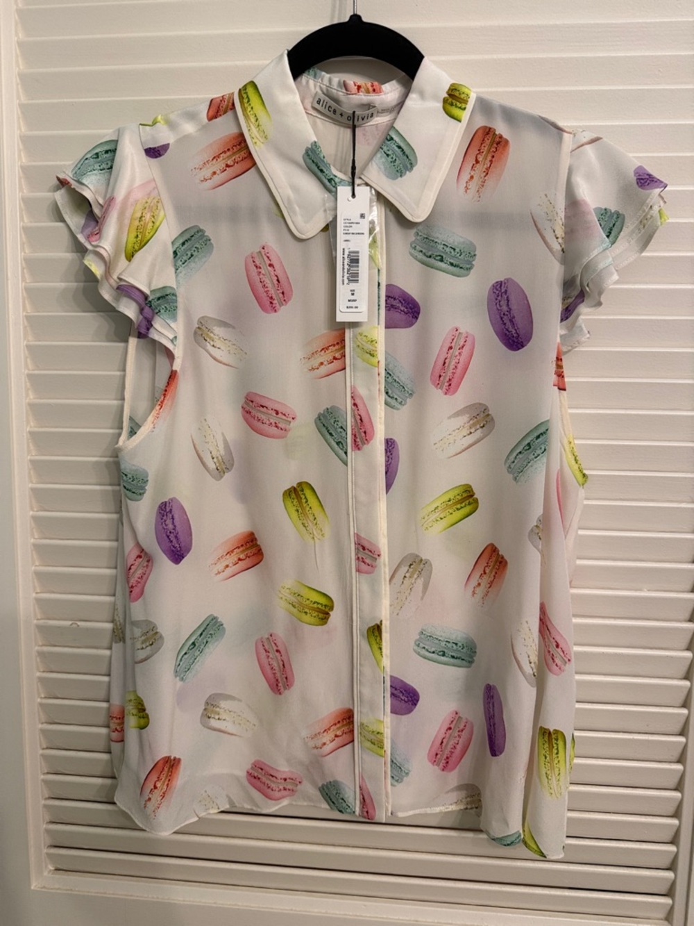 Alice + Olivia Eli Flutter Sleeve Silk Blouse Sunday Macaroons Print Medium NWT - Picture 3 of 6